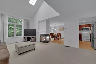 27 Robert Cir, Grafton, MA 01536 - Photo 7