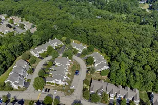 27 Robert Cir, Grafton, MA 01536 - Photo 3