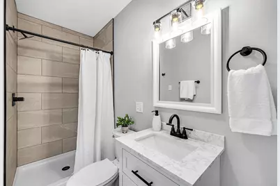 15 Myrtle Ave, Holyoke, MA 01040 - Photo 13