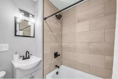 15 Myrtle Ave, Holyoke, MA 01040 - Photo 29