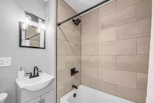 15 Myrtle Ave, Holyoke, MA 01040 - Photo 29