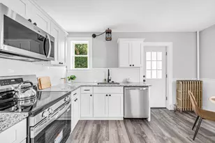15 Myrtle Ave, Holyoke, MA 01040 - Photo 9
