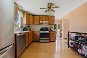 6 Meadow Ln, Haverhill, MA 01830 - Photo 7