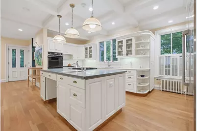 51 Cherry St, Spencer, MA 01562 - Photo 5