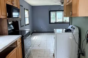 43 Birch St, Saugus, MA 01906 - Photo 5