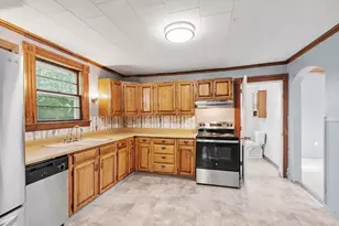 354 Massachusetts Ave, Lunenburg, MA 01462 - Photo 17
