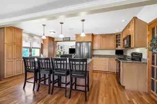 6 Surrey Rd, Woburn, MA 01801 - Photo 5