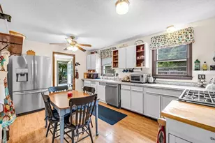 17 Elm St, Monson, MA 01057 - Photo 11