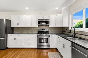 42 Cavendish Cir, Salem, MA 01970 - Photo 9