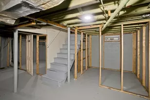 102 San Miguel St, Springfield, MA 01104 - Photo 33