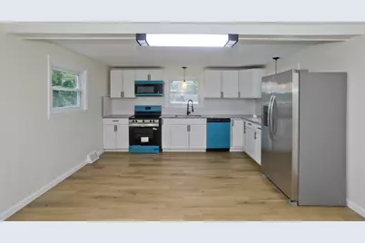 102 San Miguel St, Springfield, MA 01104 - Photo 9