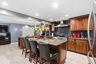 73 Wareham St, Middleborough, MA 02346 - Photo 9