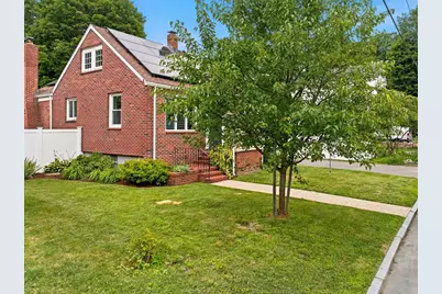 32 North Mountain, Melrose, MA 02176 - Photo 3