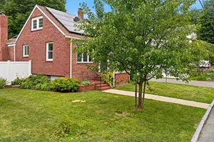 32 North Mountain, Melrose, MA 02176 - Photo 3