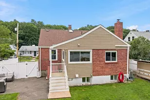 32 North Mountain, Melrose, MA 02176 - Photo 5