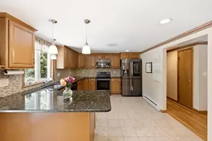 26 Carolyn Dr, Plymouth, MA 02360 - Photo 7
