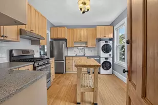 39 Burnside Ave, Somerville, MA 02144 - Photo 9