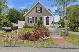 19 W Elm St, Townsend, MA 01474 - Photo 1