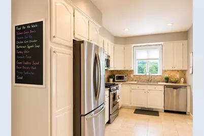 70 Pine Grove Ave, Lynn, MA 01905 - Photo 7