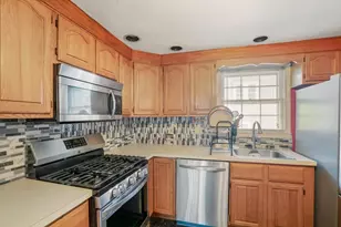 42 Rockland Ave, Arlington, MA 02474 - Photo 9