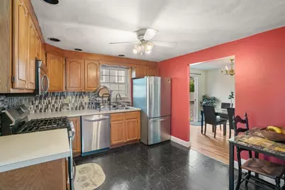 42 Rockland Ave, Arlington, MA 02474 - Photo 9