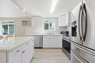 4 Ewald Ave, Plainville, MA 02762 - Photo 9