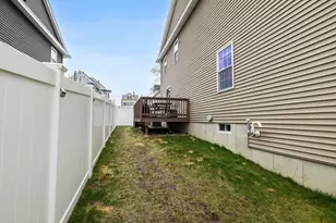130 Andrews St, Lowell, MA 01852 - Photo 27