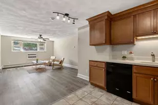 1105 Lexington St, Waltham, MA 02452 - Photo 9