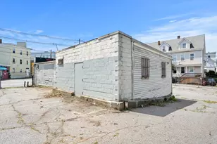380 Lawrence St, Lowell, MA 01852 - Photo 9