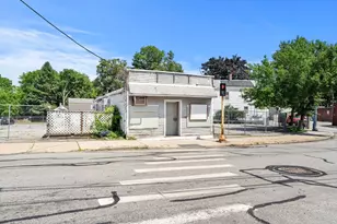 380 Lawrence St, Lowell, MA 01852 - Photo 3