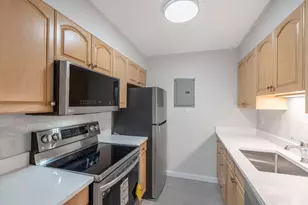 566 Commonwealth, Boston, MA 02215 - Photo 21