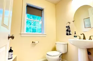 27 Kennedy Ave, Billerica, MA 01821 - Photo 17