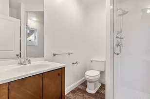 823 E 6th St, Boston, MA 02127 - Photo 11