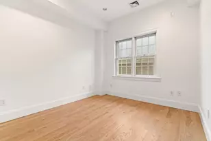 823 E 6th St, Boston, MA 02127 - Photo 13