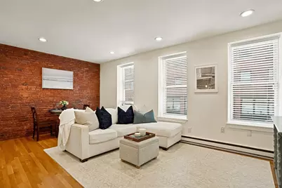 8 Battery St #4, Boston, MA 02109 - Photo 15
