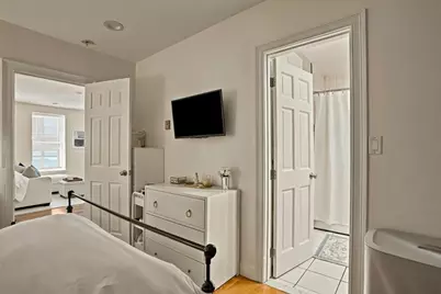 8 Battery St #4, Boston, MA 02109 - Photo 19