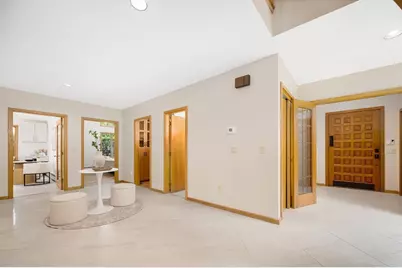 14 Maxcy Dr, Providence, RI 02906 - Photo 11