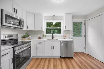 22 Maple Ave, Danvers, MA 01923 - Photo 11