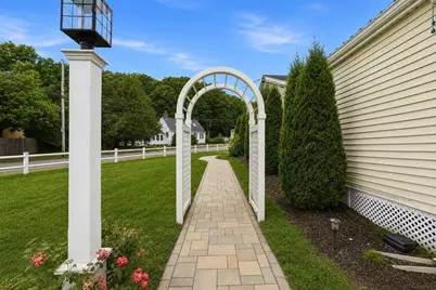 15 Riverside Ct, Norwood, MA 02062 - Photo 5