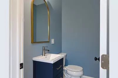 68 Milk St, Newburyport, MA 01950 - Photo 11