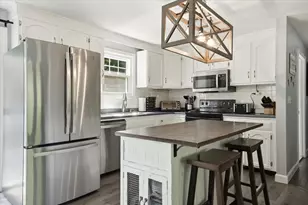 10 Buttonwood Rd, Amesbury, MA 01913 - Photo 9