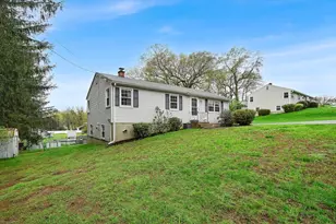 41 Pinewood Ln, Westfield, MA 01085 - Photo 3