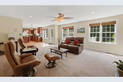 21 Manchester Pl, Natick, MA 01760 - Photo 15