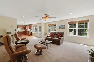 21 Manchester Pl, Natick, MA 01760 - Photo 15