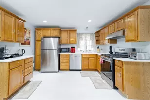 8 Myrtle Ave, Braintree, MA 02184 - Photo 3