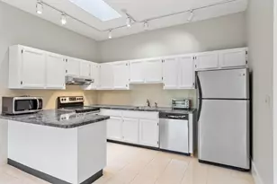 54 Forest St, Medford, MA 02155 - Photo 3