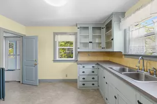 564 Montgomery St, Fall River, MA 02720 - Photo 17