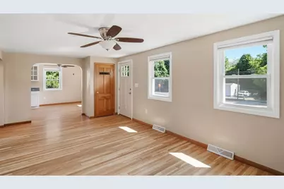 31 Carlisle St, Chelmsford, MA 01824 - Photo 21
