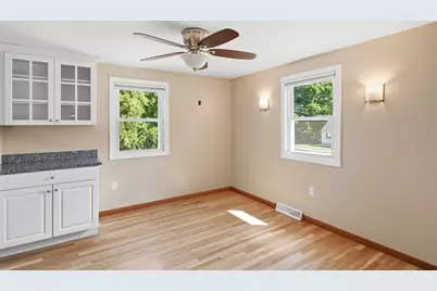 31 Carlisle St, Chelmsford, MA 01824 - Photo 25