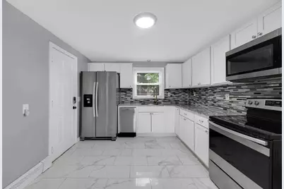 38 Tinkham Rd, Springfield, MA 01129 - Photo 9
